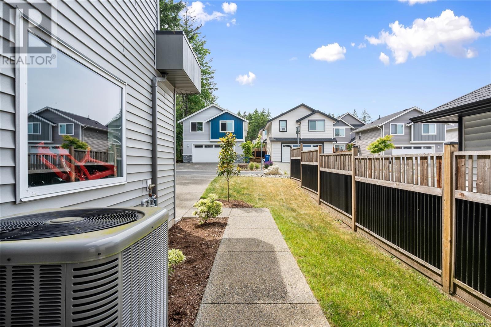 Photo 49 of 925 Howard Ave, Nanaimo BC