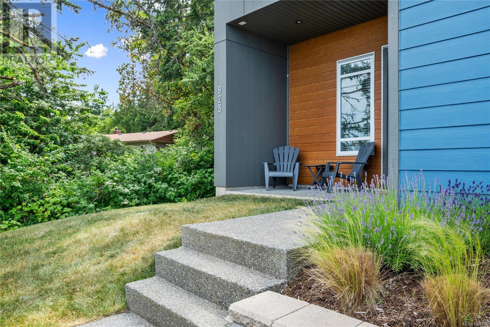 Photo 52 of 925 Howard Ave, Nanaimo BC