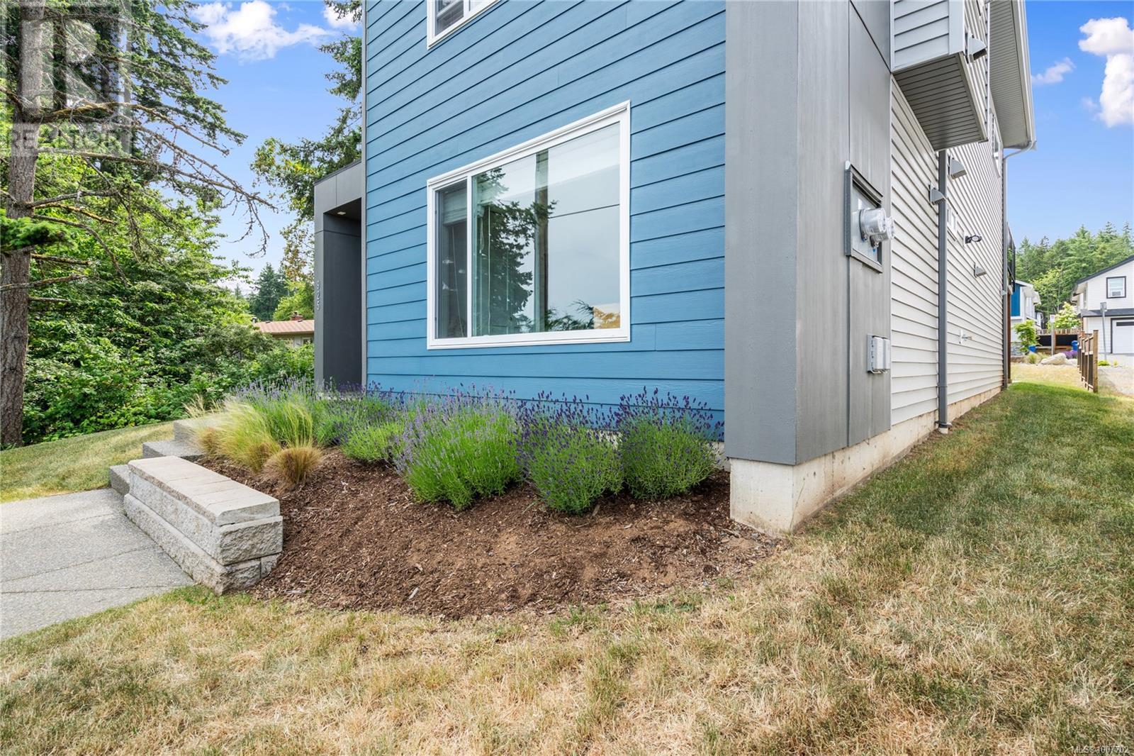 Photo 53 of 925 Howard Ave, Nanaimo BC
