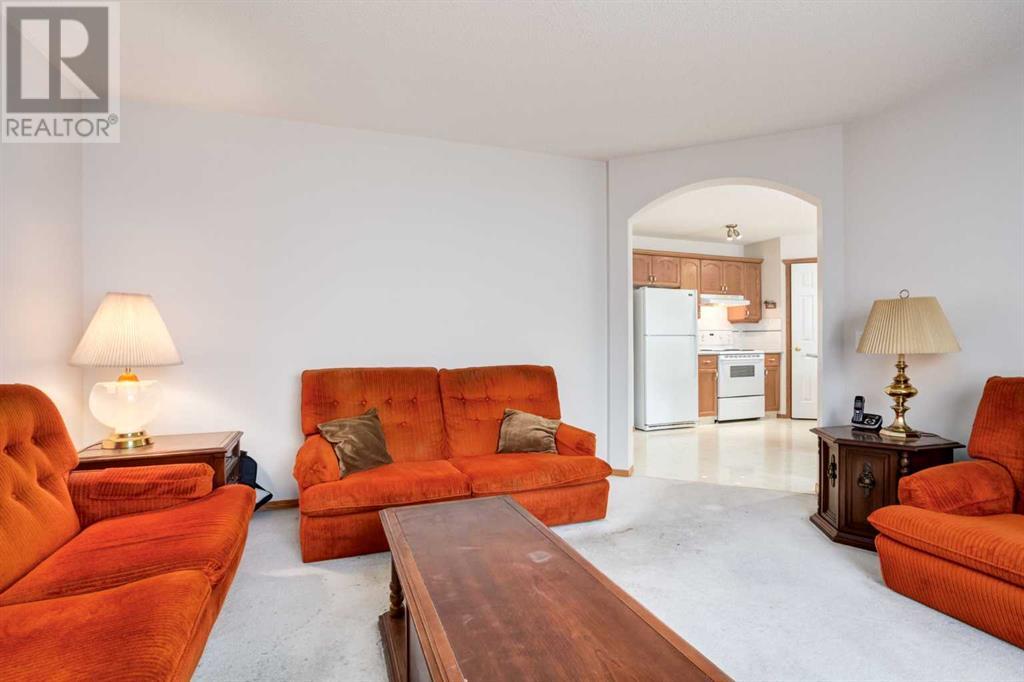 Single Family House for Sale in  Douglas Glen Close SE Douglasdale/Glen Calgary 