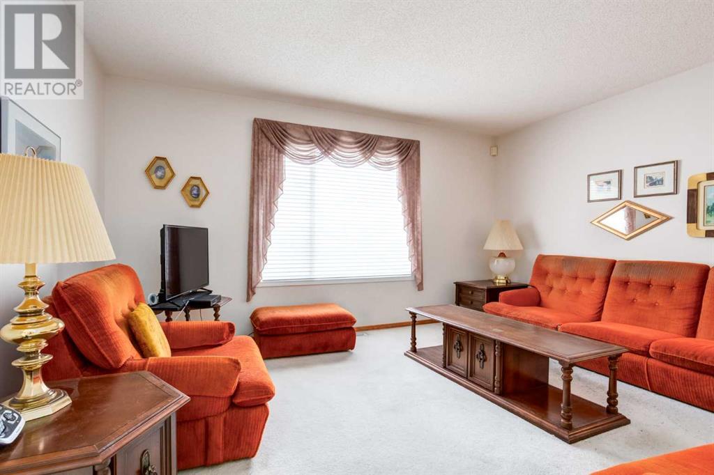 Single Family House for Sale in  Douglas Glen Close SE Douglasdale/Glen Calgary 