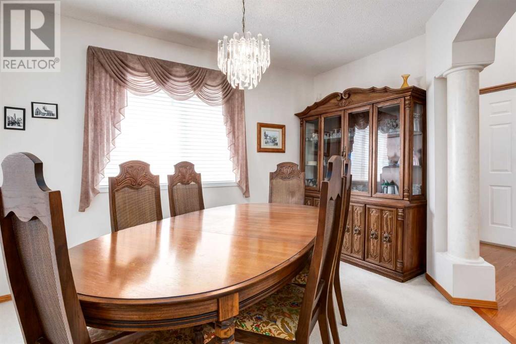Single Family House for Sale in  Douglas Glen Close SE Douglasdale/Glen Calgary 