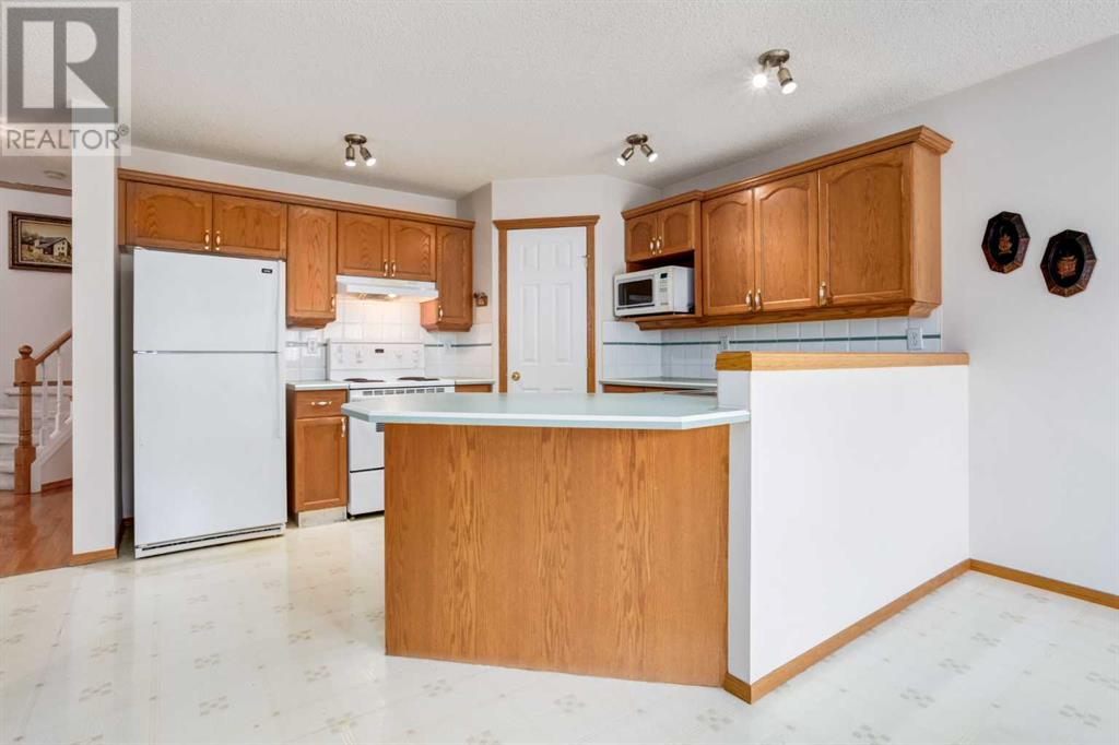 Single Family House for Sale in  Douglas Glen Close SE Douglasdale/Glen Calgary 