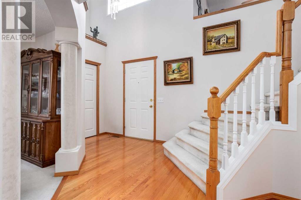 Single Family House for Sale in  Douglas Glen Close SE Douglasdale/Glen Calgary 