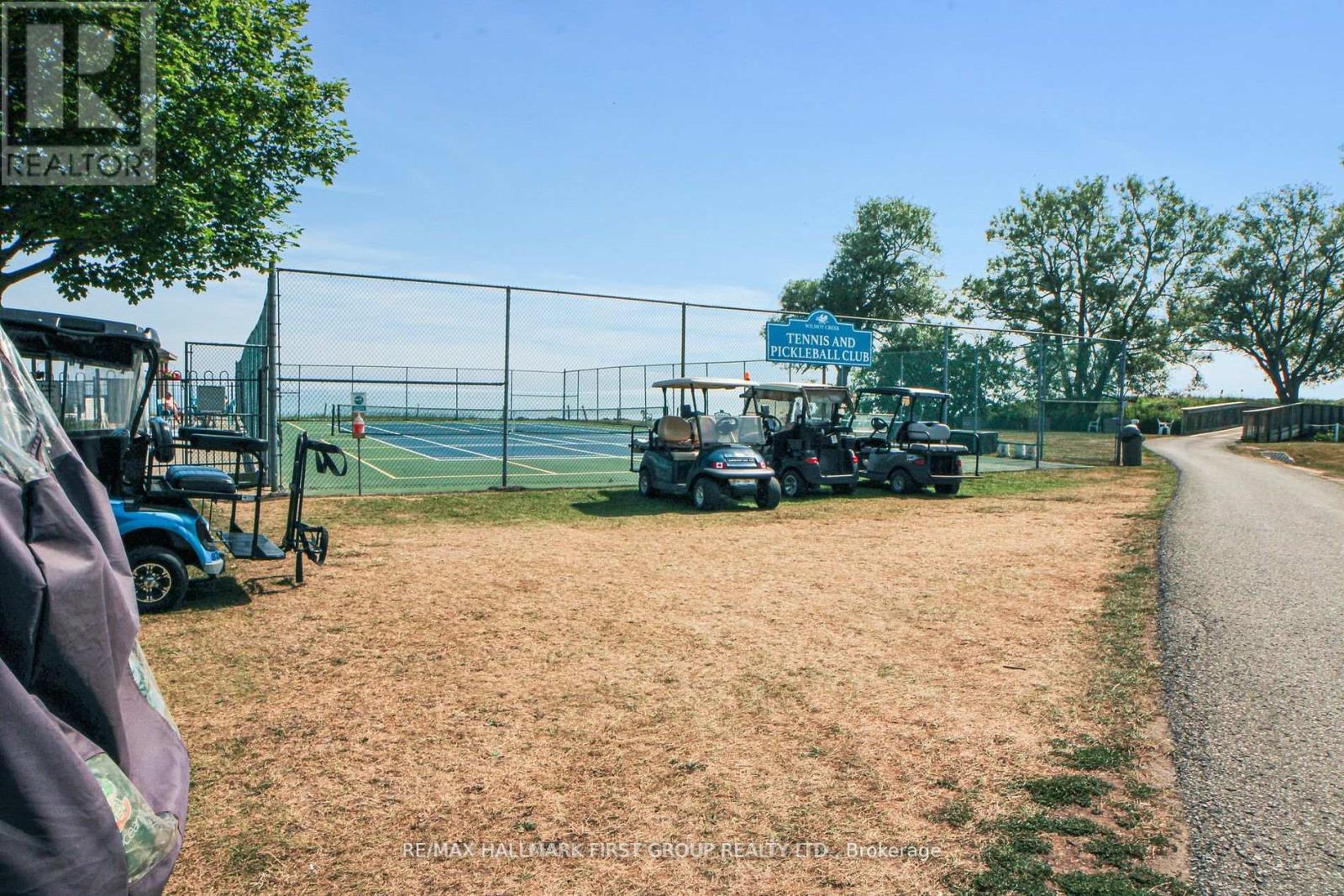 Photo 3 of 27 Wilmot Trail, Clarington ON