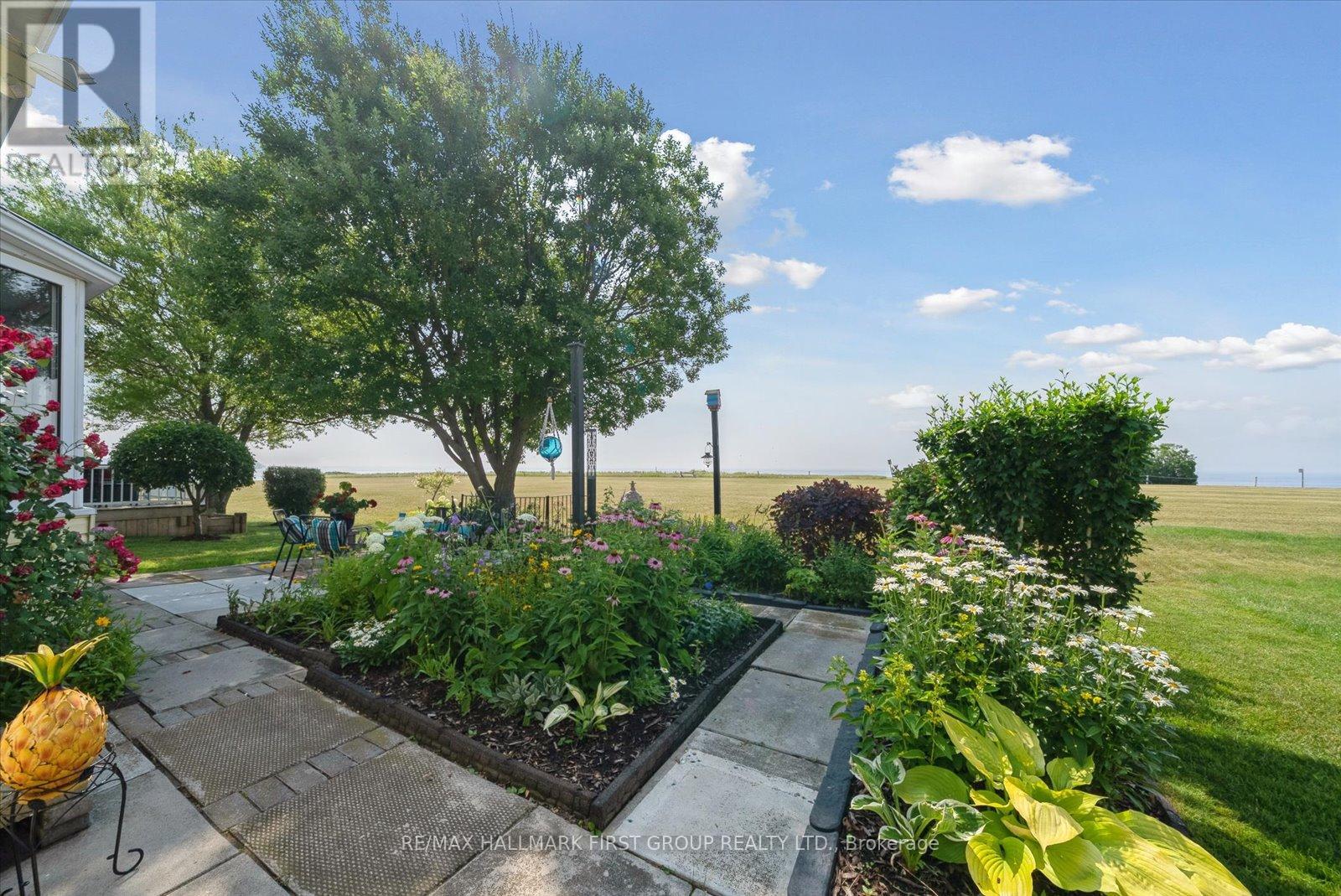 Photo 18 of 27 Wilmot Trail, Clarington ON