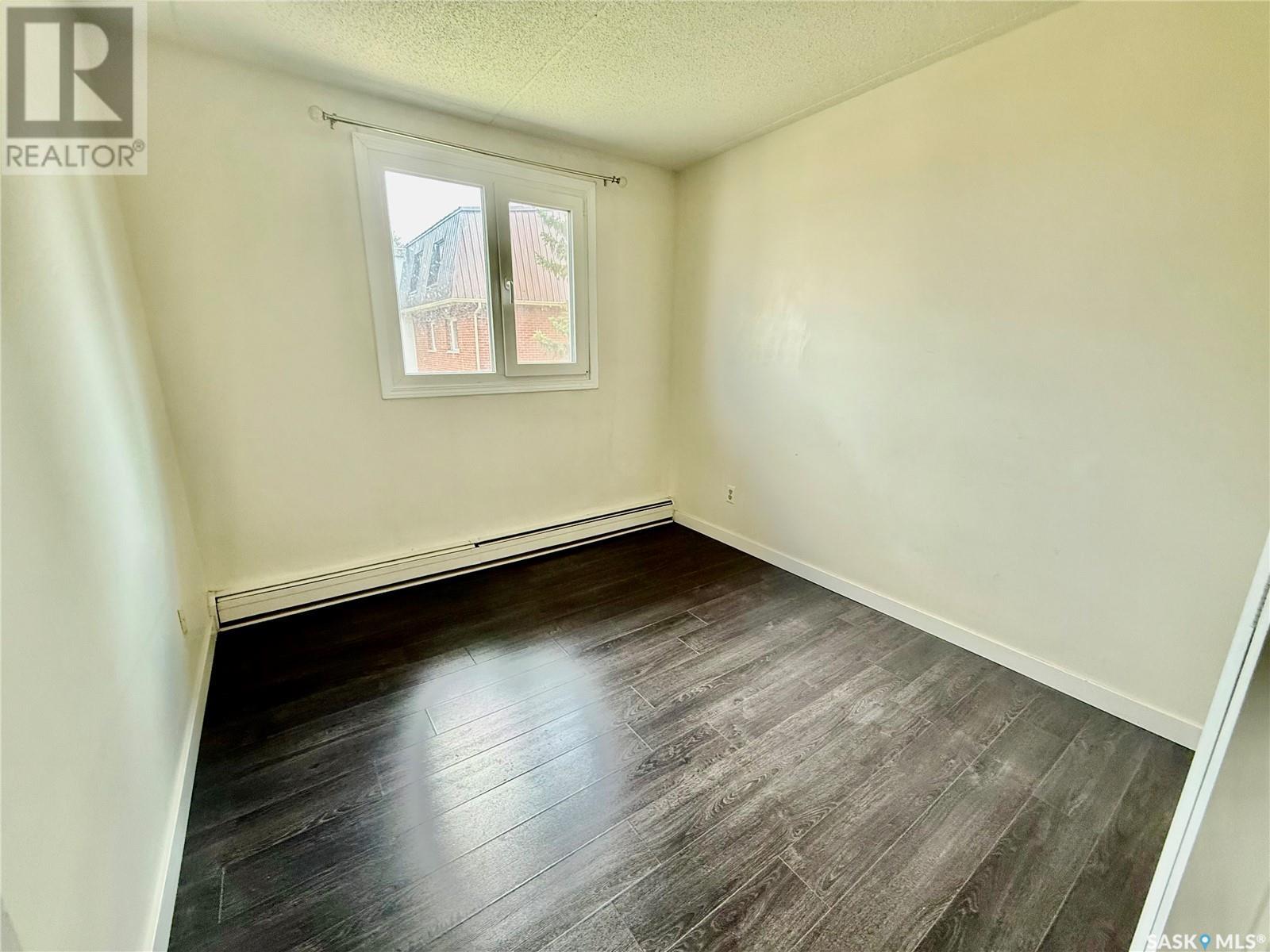 Photo 10 of 33 15 Centennial Street, Regina SK