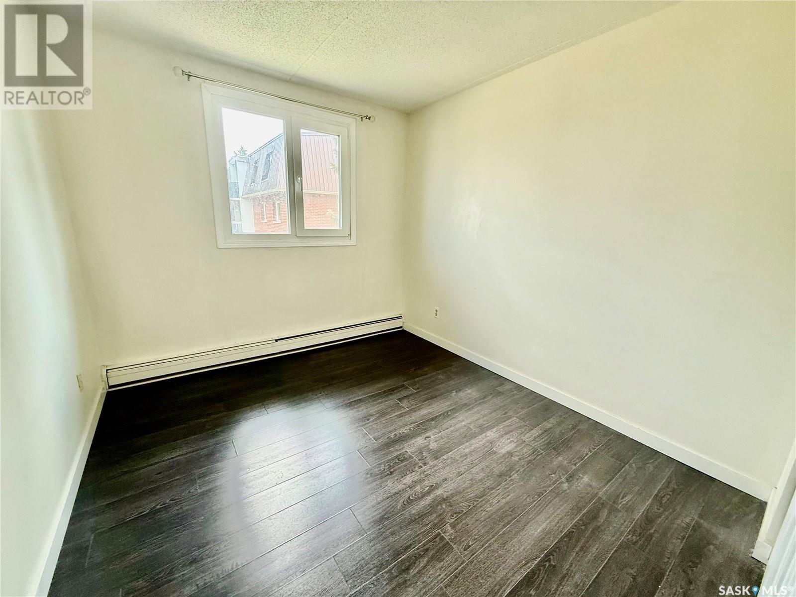 Photo 12 of 33 15 Centennial Street, Regina SK