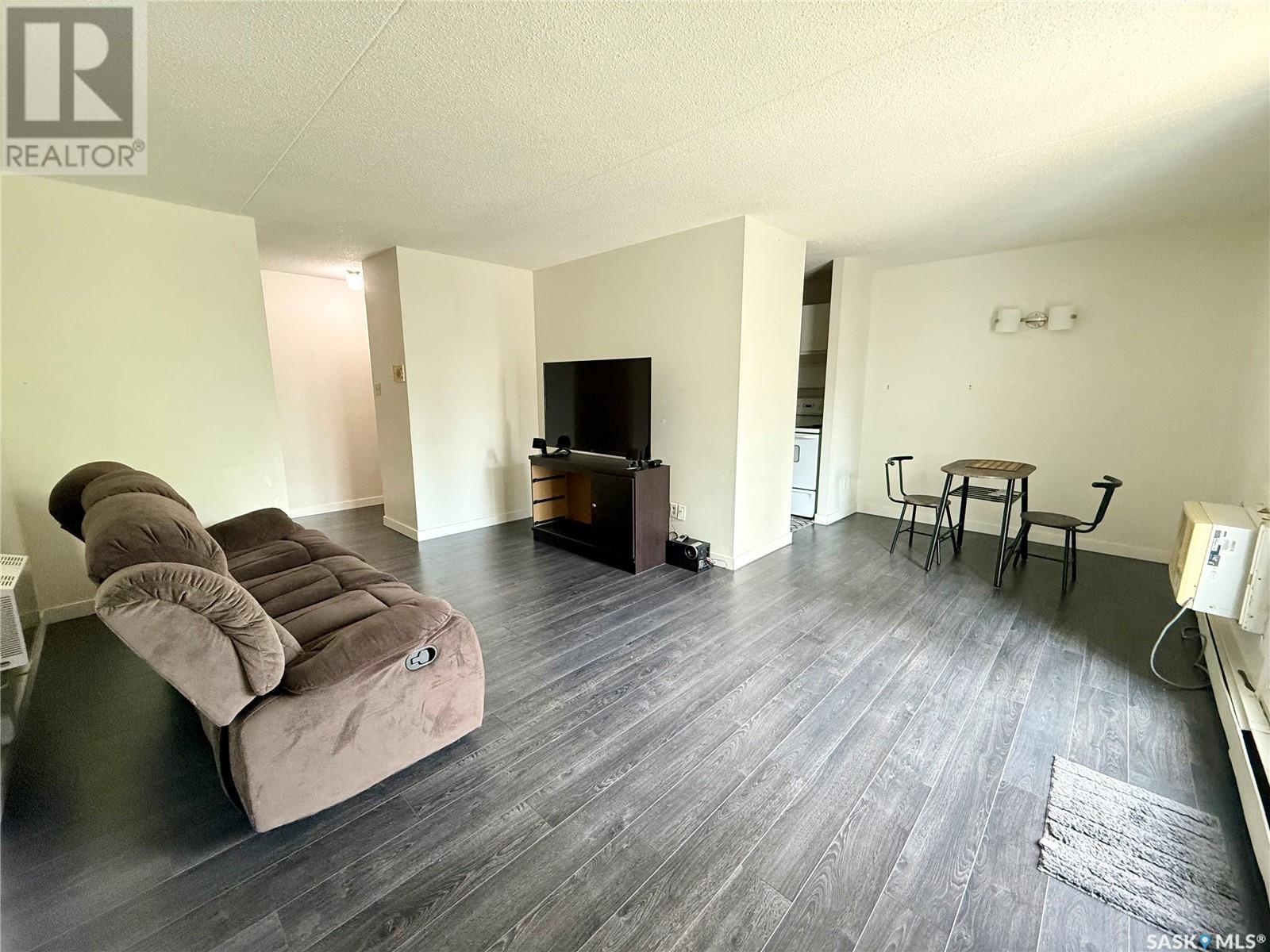 Photo 3 of 33 15 Centennial Street, Regina SK