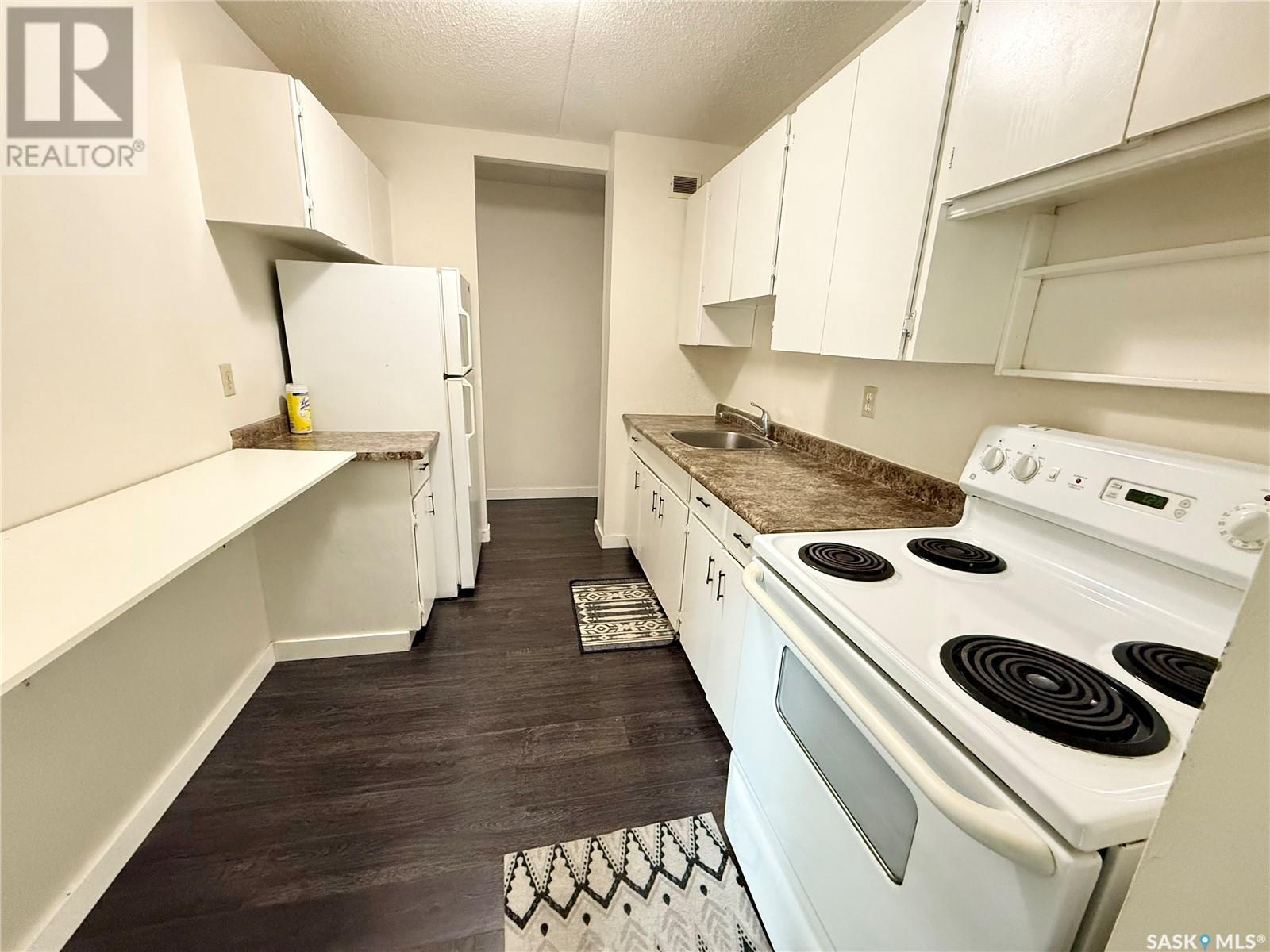 Photo 4 of 33 15 Centennial Street, Regina SK