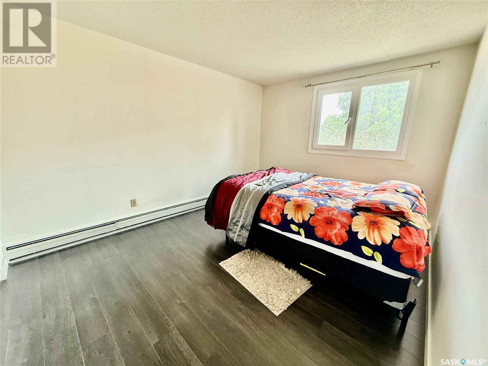 Photo 8 of 33 15 Centennial Street, Regina SK