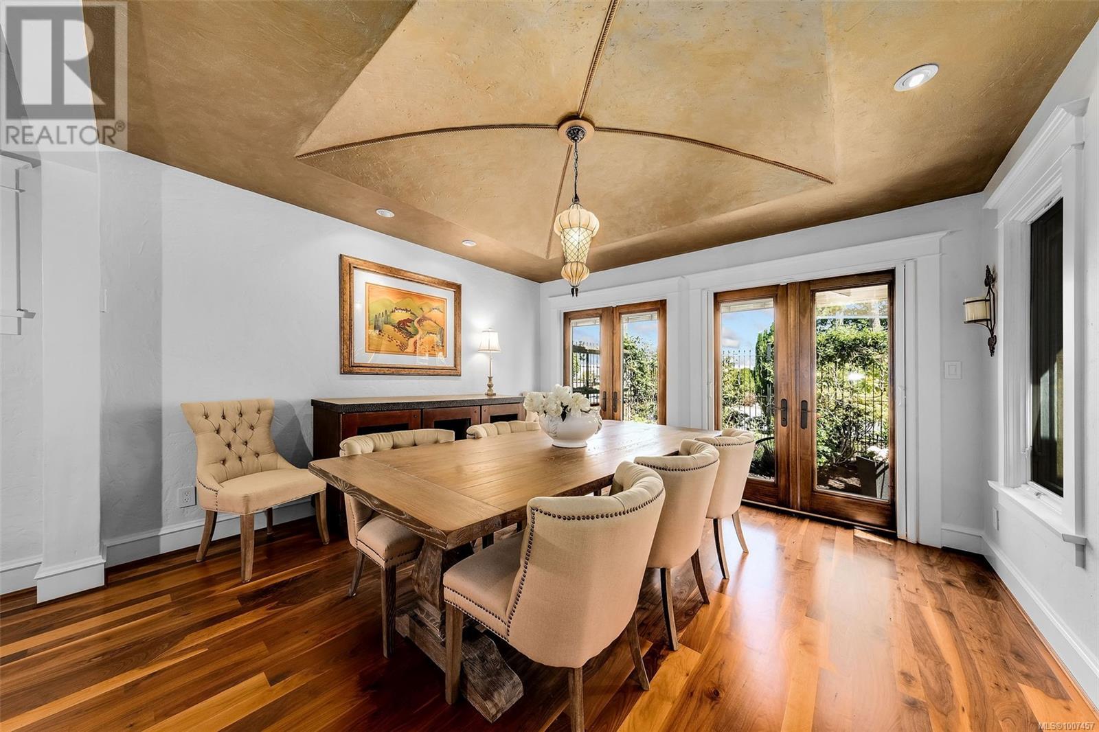 Photo 9 of 5388 Parker Ave, Saanich BC
