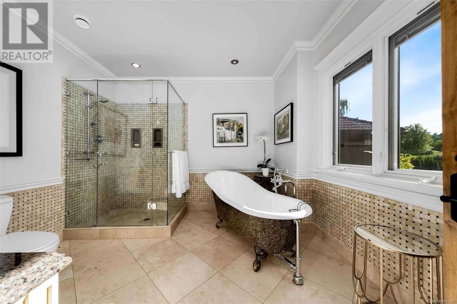 Photo 14 of 5388 Parker Ave, Saanich BC