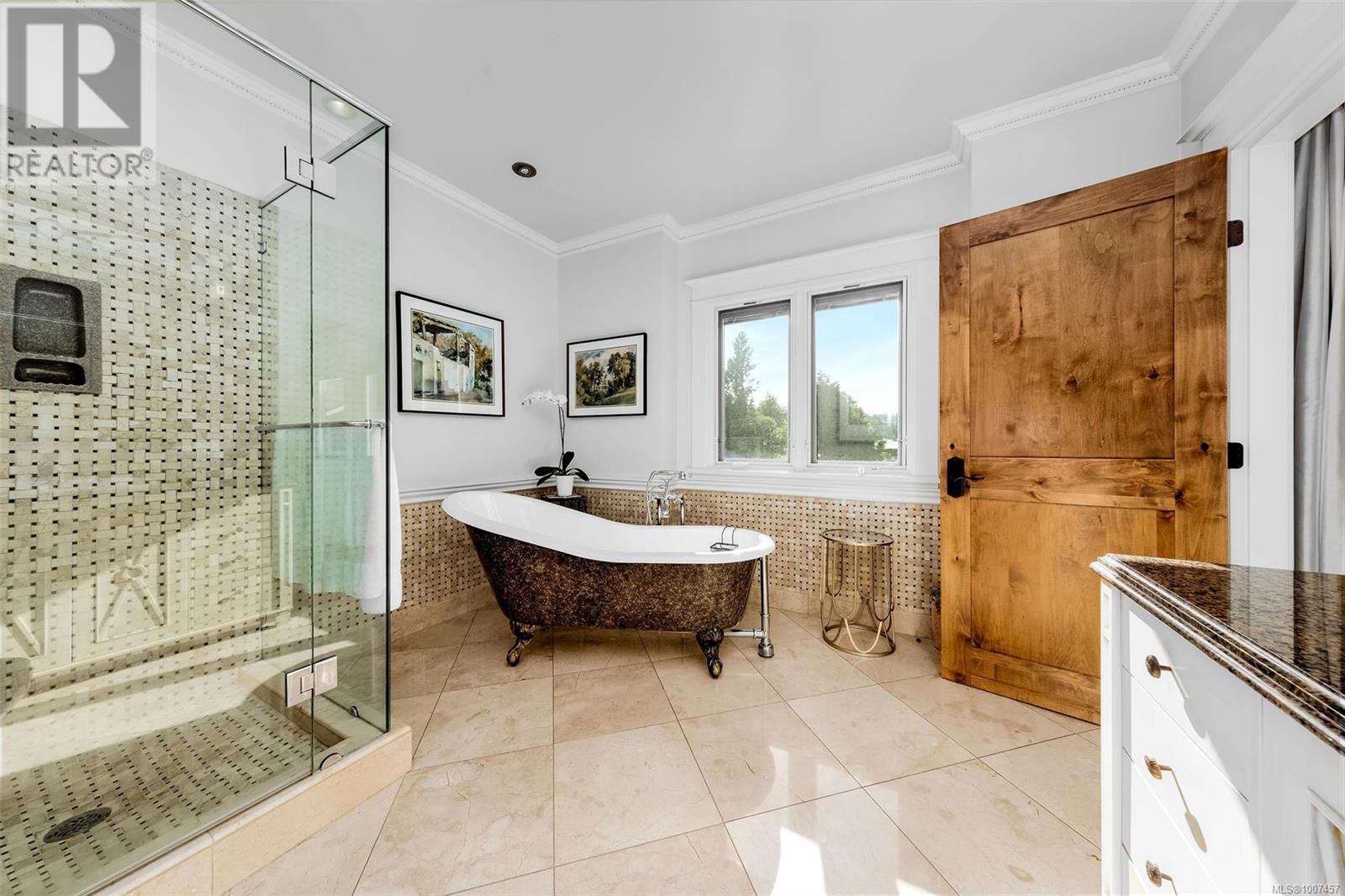 Photo 18 of 5388 Parker Ave, Saanich BC
