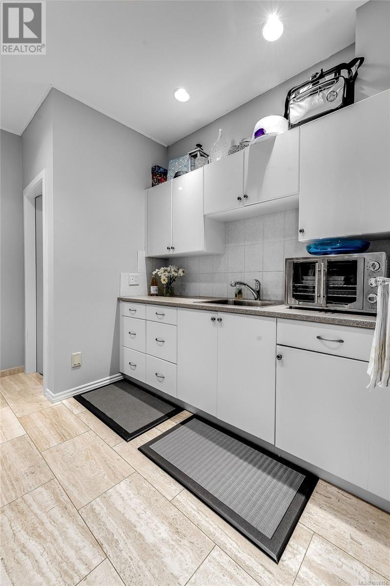 Photo 26 of 5388 Parker Ave, Saanich BC