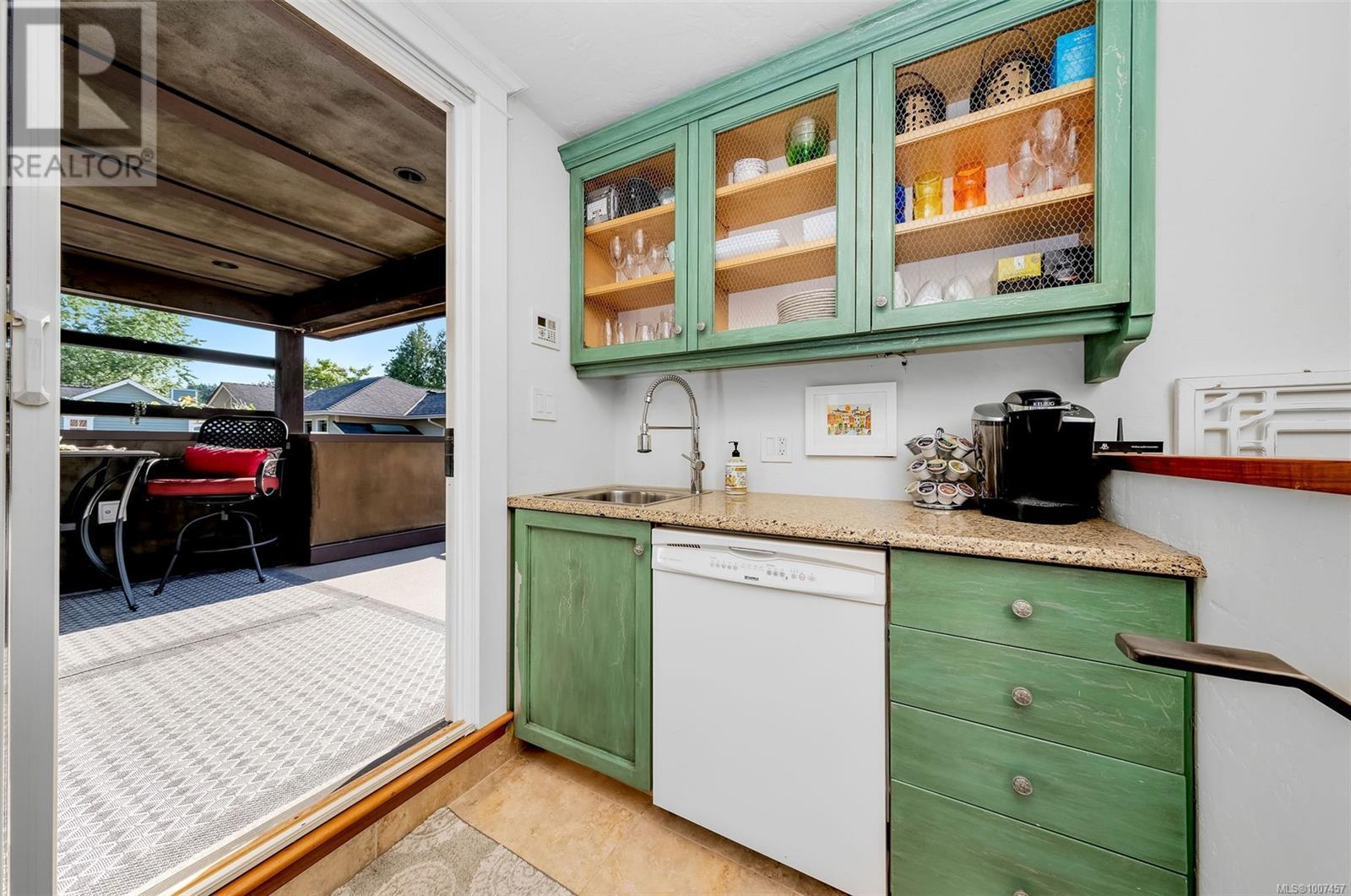 Photo 8 of 5388 Parker Ave, Saanich BC