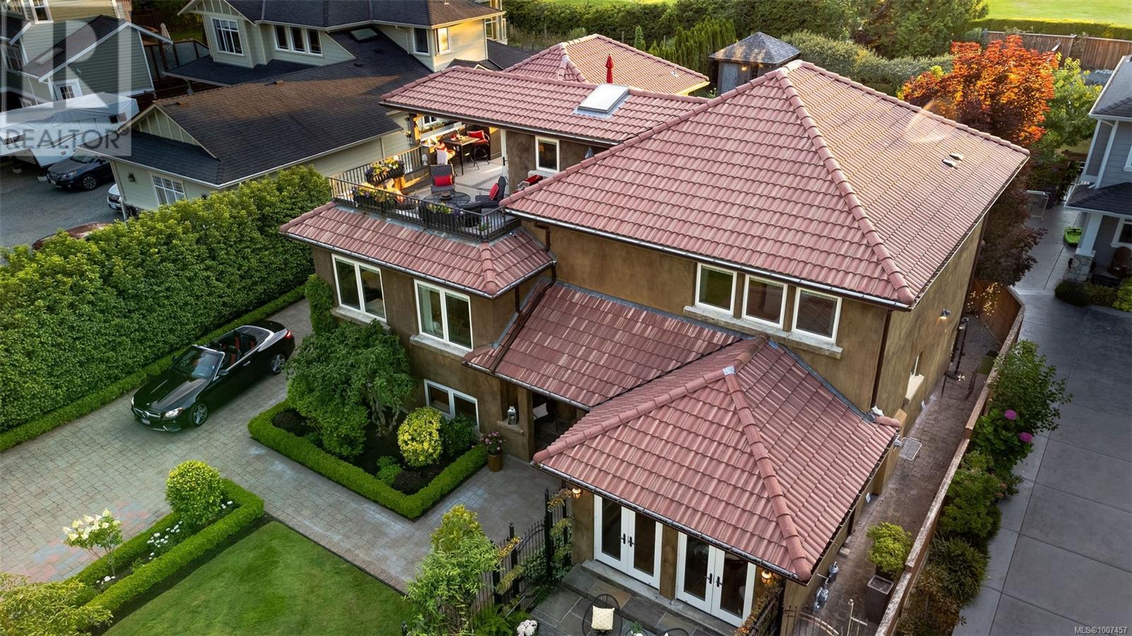 Photo 30 of 5388 Parker Ave, Saanich BC