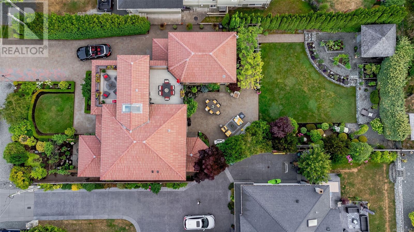 Photo 70 of 5388 Parker Ave, Saanich BC