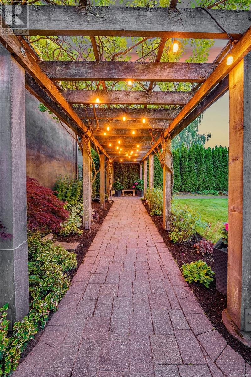 Photo 44 of 5388 Parker Ave, Saanich BC