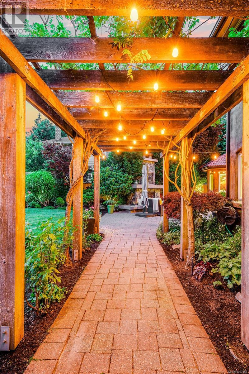 Photo 46 of 5388 Parker Ave, Saanich BC
