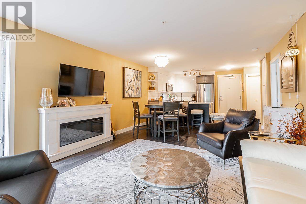 221 2525 CLARKE STREET, Port Moody