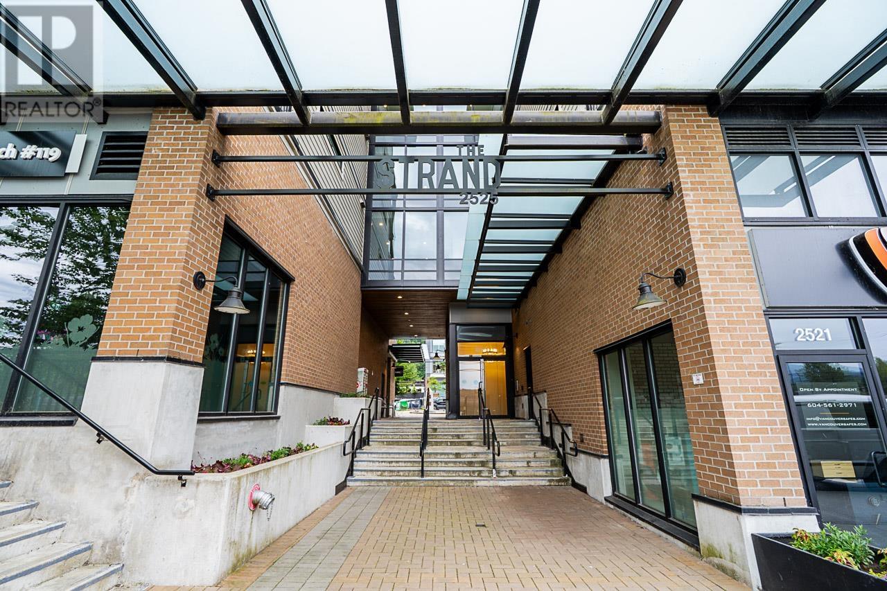 221 2525 CLARKE STREET, Port Moody
