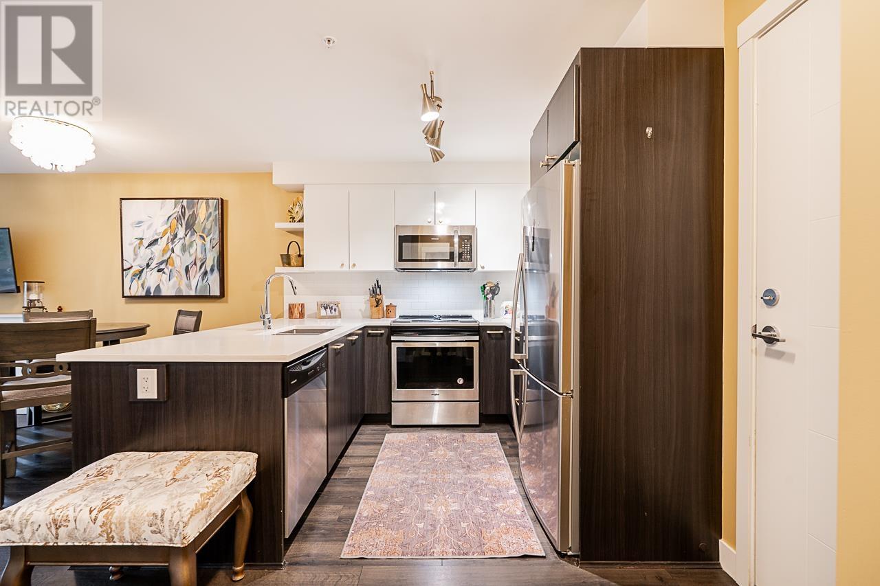 221 2525 CLARKE STREET, Port Moody