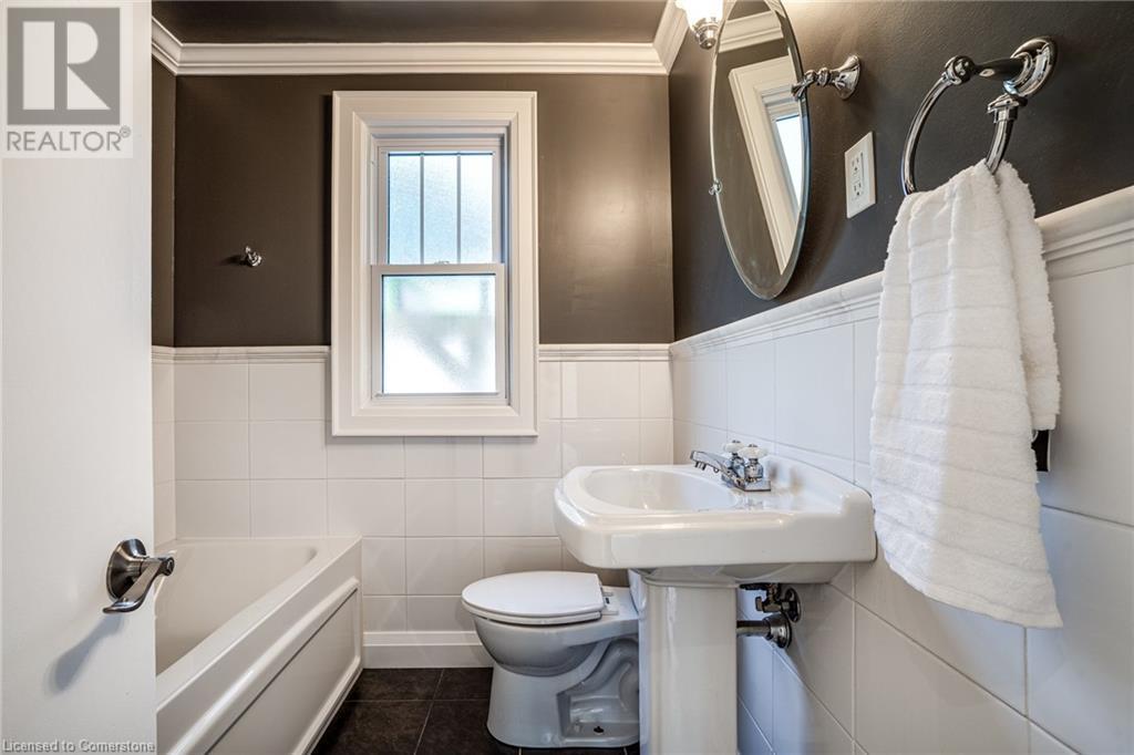 Photo 23 of 540 Niagara Street, St Catharines ON