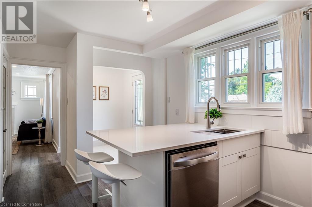 Photo 11 of 540 Niagara Street, St Catharines ON