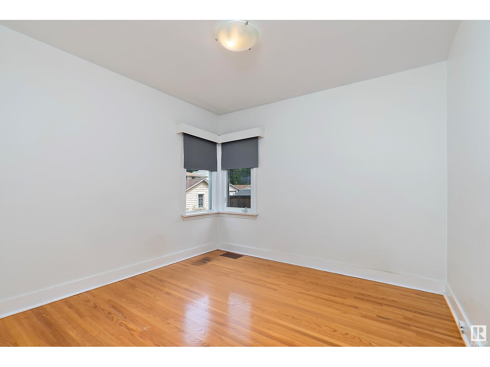 Photo 17 of 11126 80 Av Nw, Edmonton AB