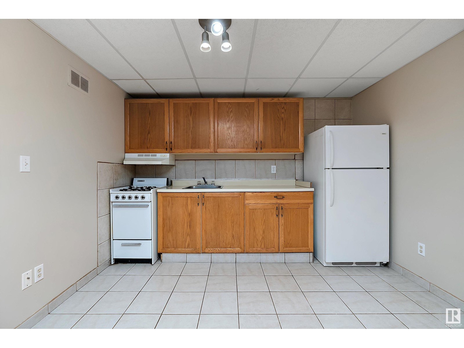Photo 5 of 11126 80 Av Nw, Edmonton AB