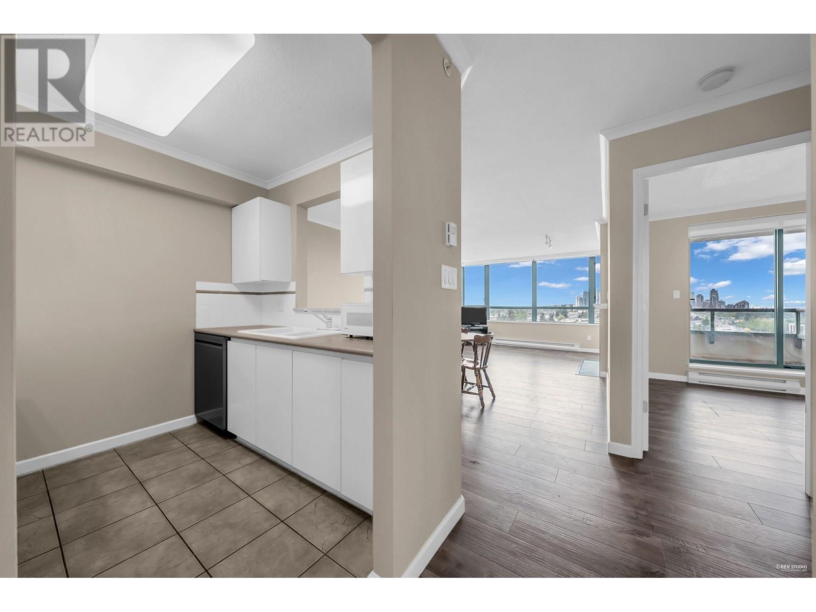 Photo 20 of 1402 6622 Southoaks Crescent, Burnaby BC