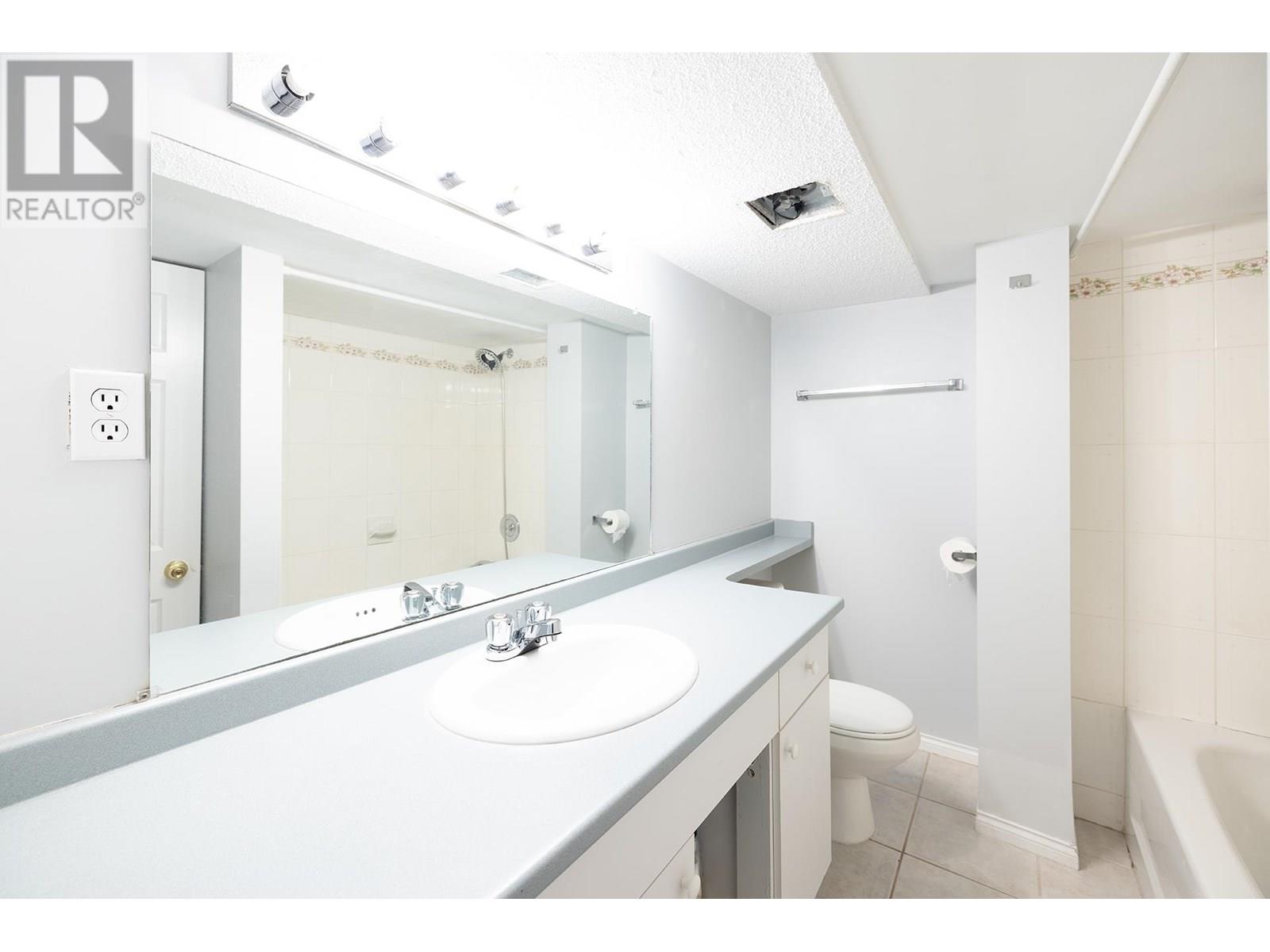Photo 11 of 153 X W 64th Avenue, Vancouver BC