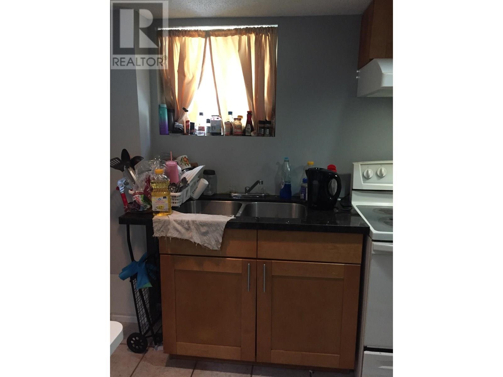 Photo 4 of 153 X W 64th Avenue, Vancouver BC