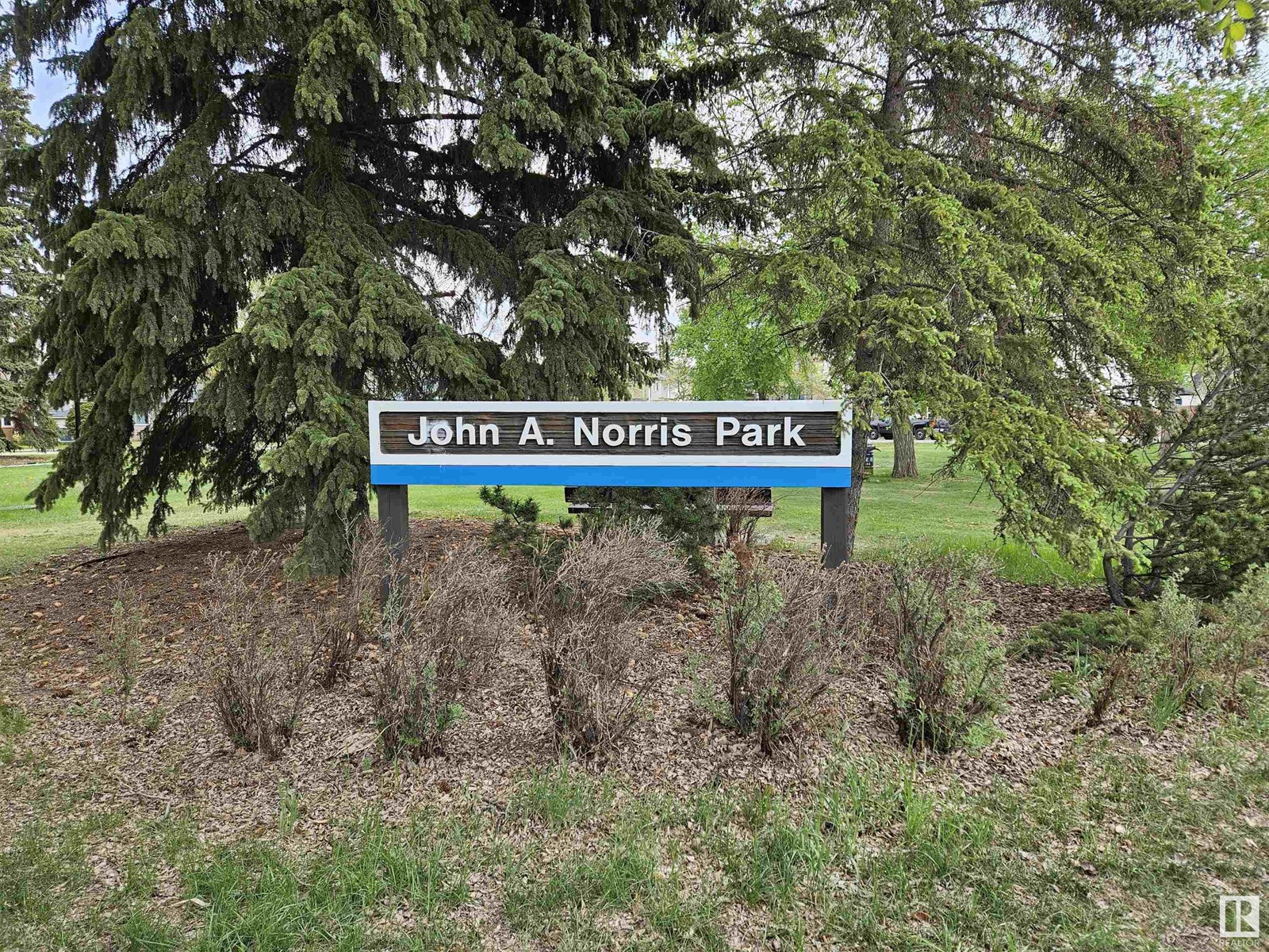 Photo 4 of 11207 128 St Nw, Edmonton AB