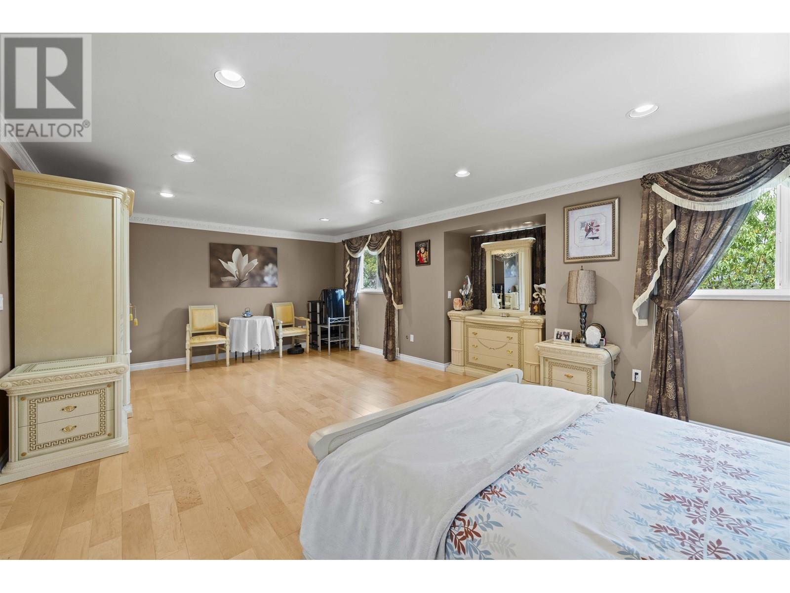 Photo 24 of 3550 Phillips Avenue, Burnaby BC