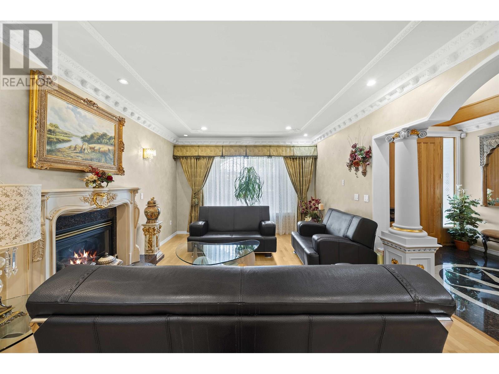 Photo 9 of 3550 Phillips Avenue, Burnaby BC