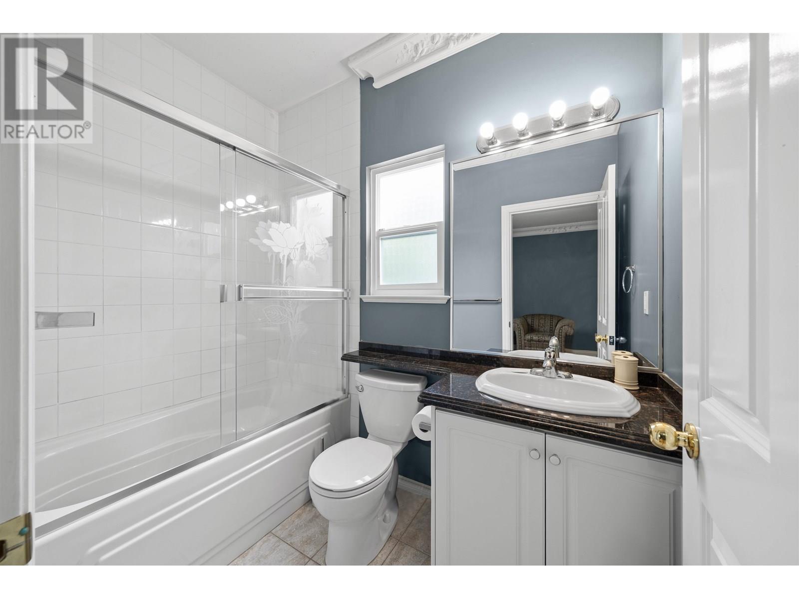 Photo 23 of 3550 Phillips Avenue, Burnaby BC