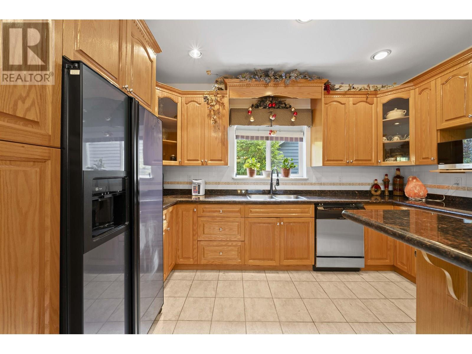 Photo 16 of 3550 Phillips Avenue, Burnaby BC