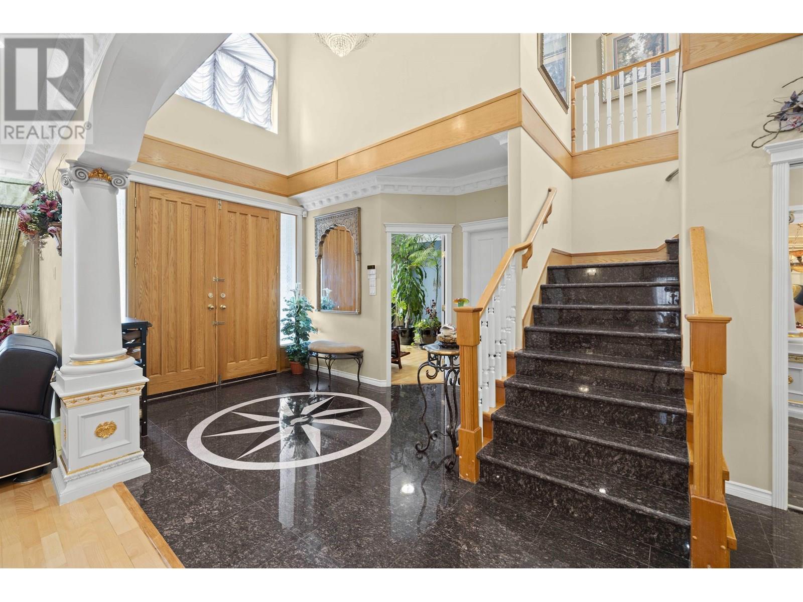 Photo 5 of 3550 Phillips Avenue, Burnaby BC