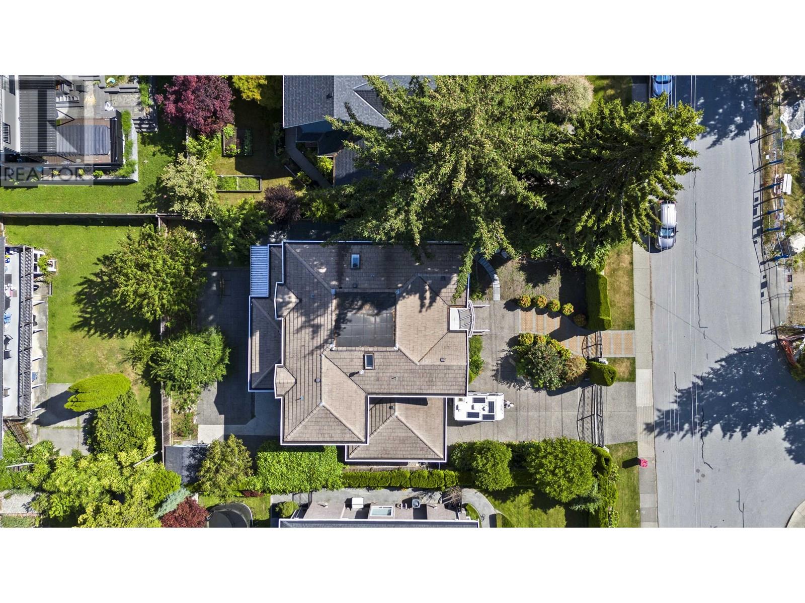 Photo 36 of 3550 Phillips Avenue, Burnaby BC