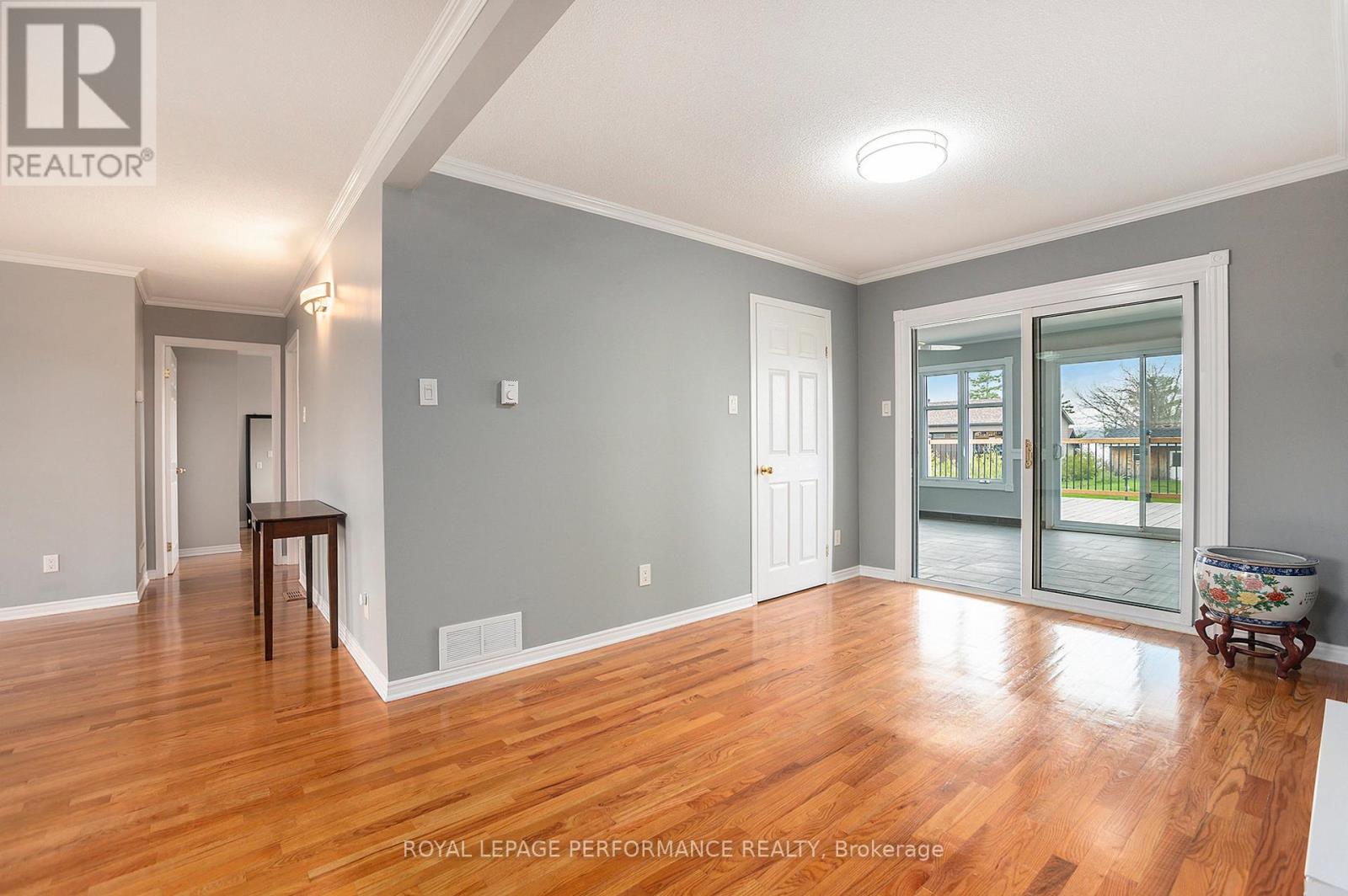 Photo 12 of 9360 County Road 17 Road, Clarencerockland ON