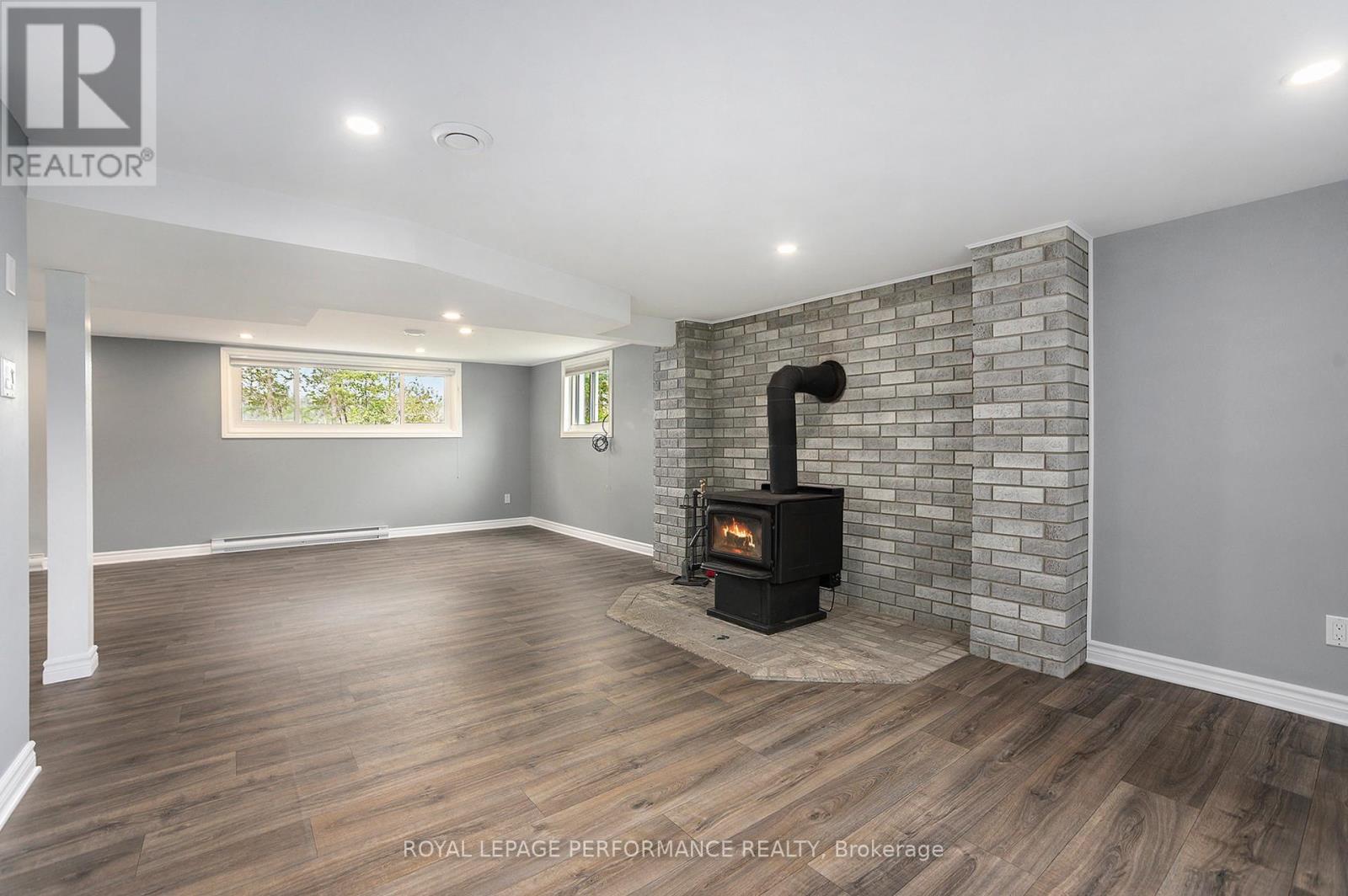 Photo 15 of 9360 County Road 17 Road, Clarencerockland ON