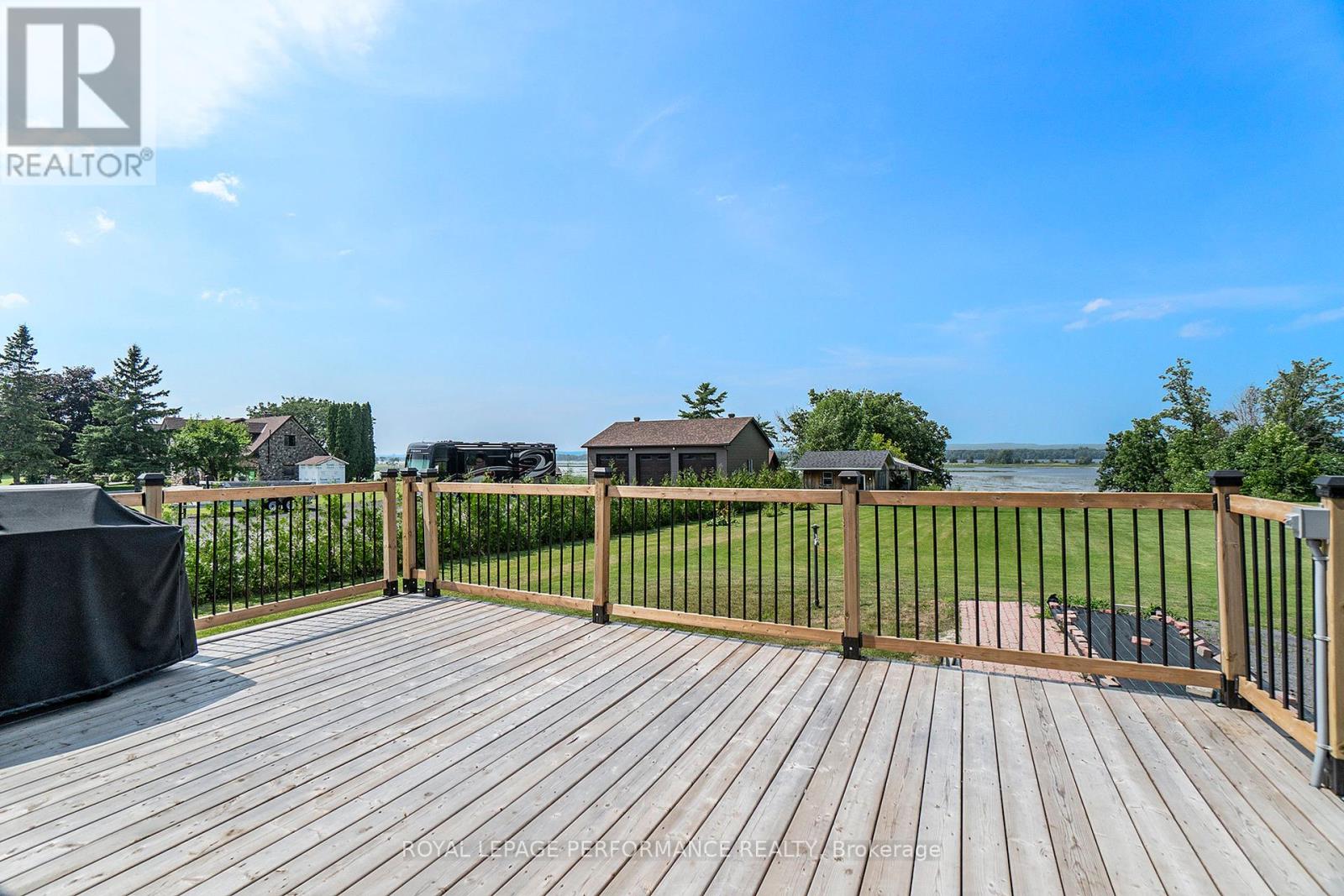 Photo 17 of 9360 County Road 17 Road, Clarencerockland ON