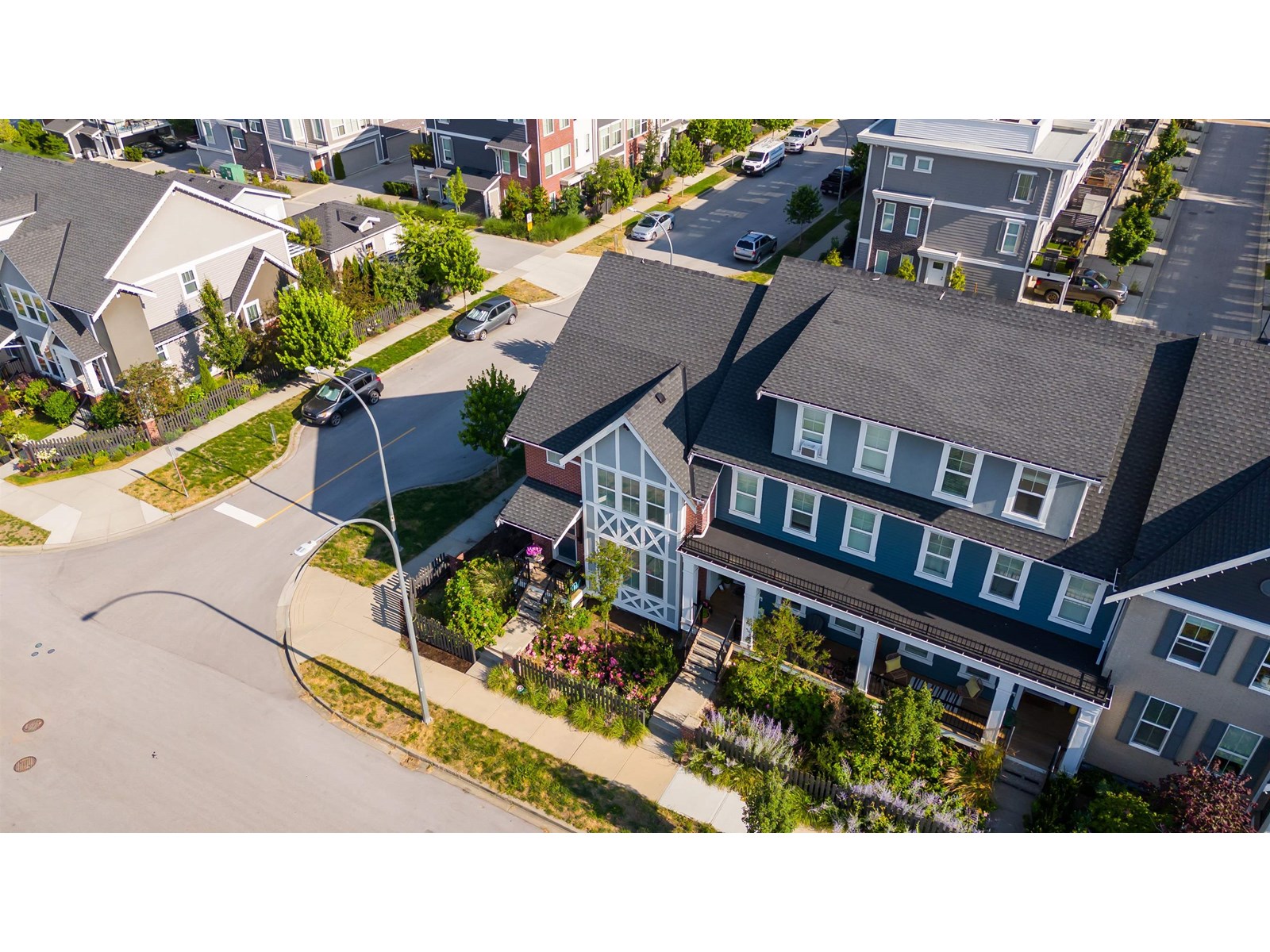Photo 2 of 20267 82 B Avenue, Langley BC