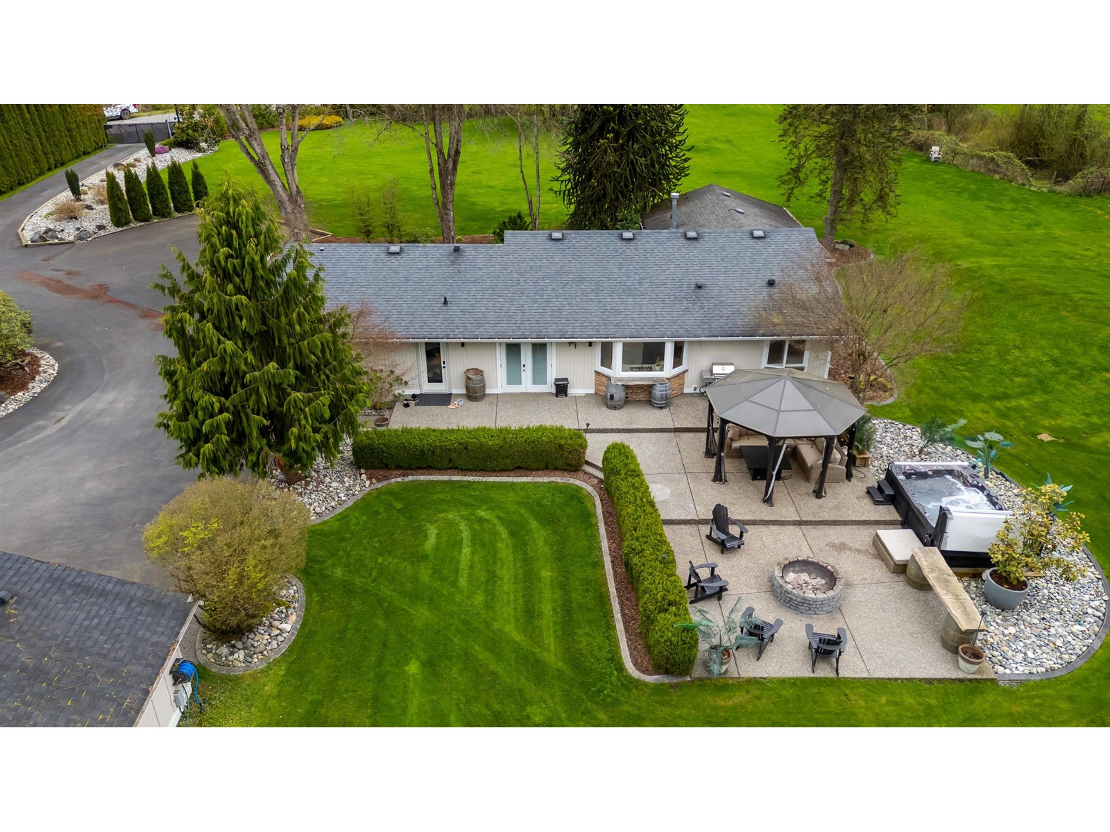 Photo 8 of 27720 Joanita Place, Abbotsford BC