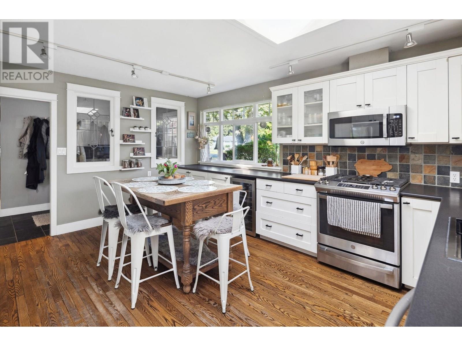 Photo 12 of 4874 11 A Avenue, Delta BC