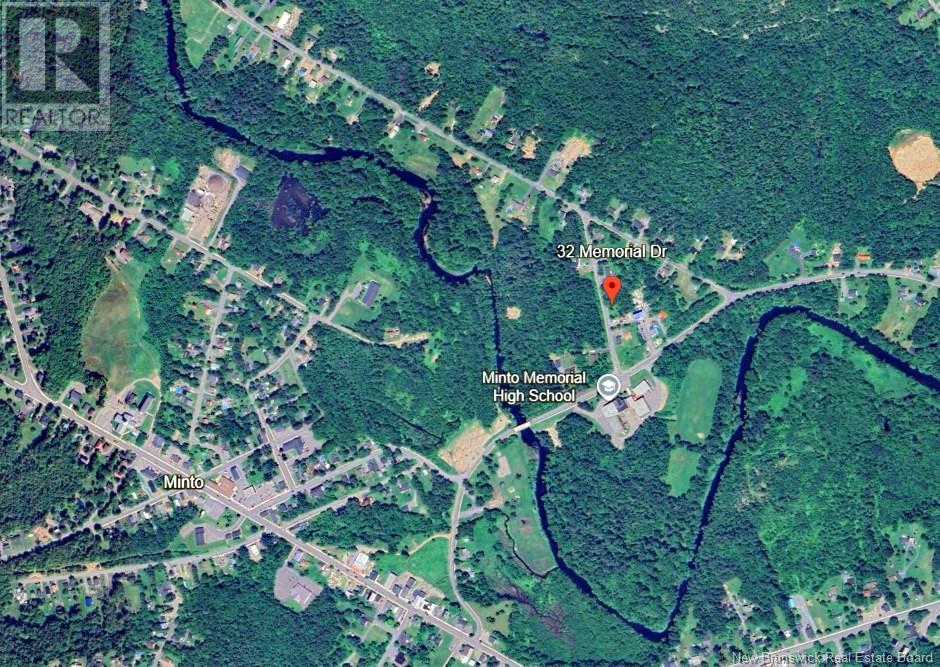 Photo 2 of 32 Memorial Drive, Minto NB