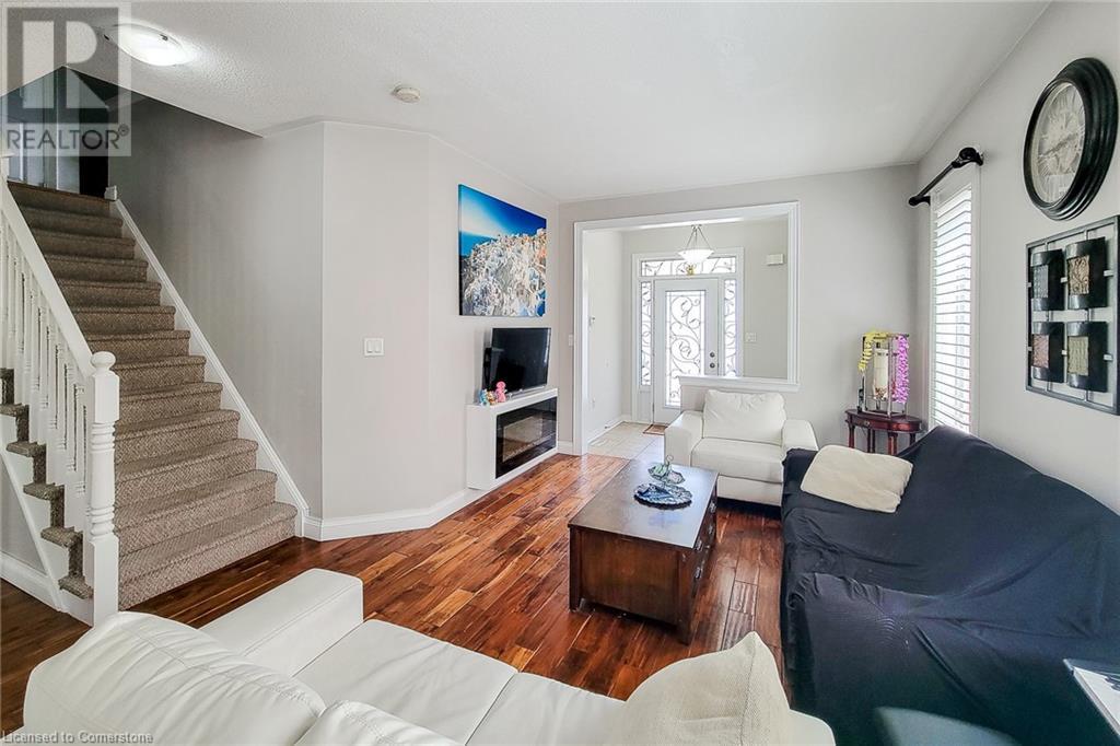 Photo 2 of 128 Montreal Circle, Stoney Creek ON
