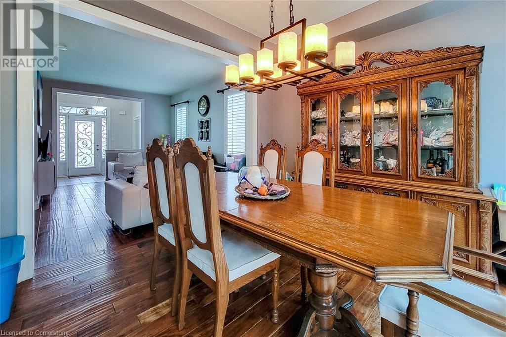 Photo 13 of 128 Montreal Circle, Stoney Creek ON